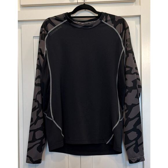 Under Armour Other - UnderArmour Baselayer black and gray camo heatgear LT